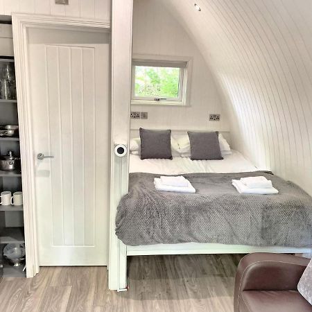 The Pod-Hot Tub-Woodland Lodges-St Clears-Carmarthen Exterior foto